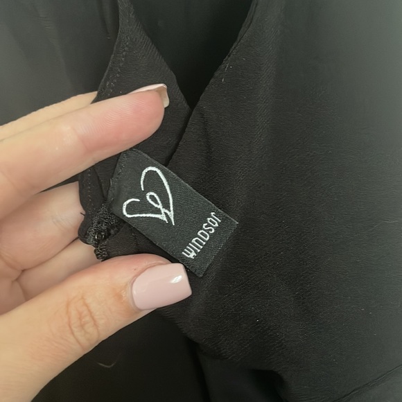 Windsor Large black and red high slit gown formal - Picture 6 of 7